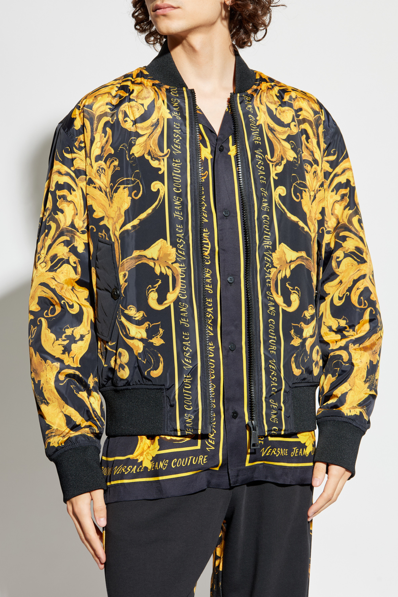 ジャケット・アウター VERSACE JEANS COUTURE 楽天市場】ヴェルサーチェ アウター VERSACE JEANS COUTURE